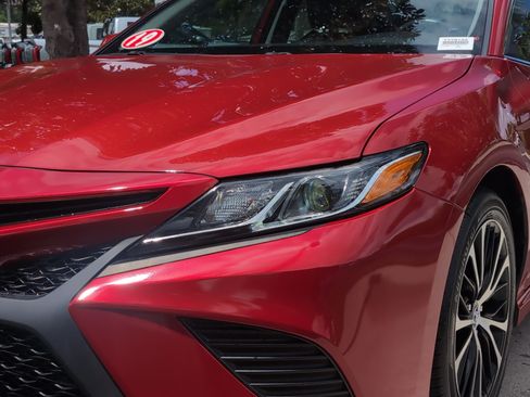 Used 2019 Toyota Camry SE FWD image 6