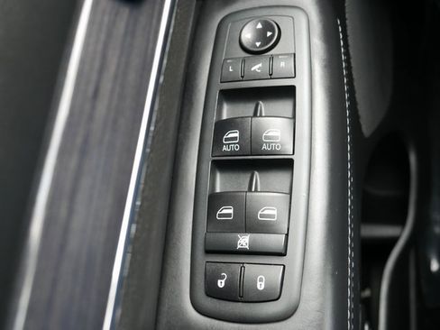 Used 2020 Jeep Grand Cherokee Overland image 27