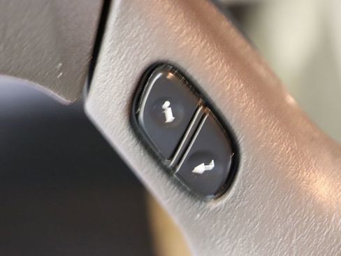 Used 2005 Cadillac Escalade ESV Platinum image 41