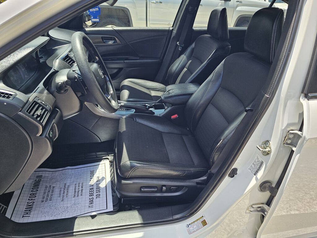 Used 2017 Honda Accord Sport image 11