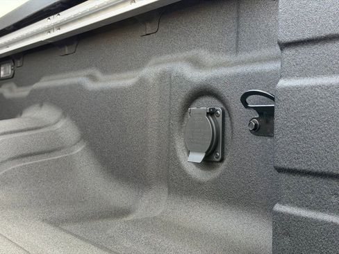 New 2026 Nissan Frontier SV image 35