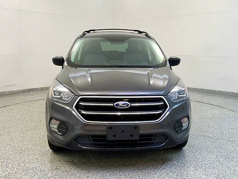 Used 2019 Ford Escape SE FWD image 2
