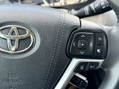 Used 2017 Toyota Highlander XLE FWD image 27