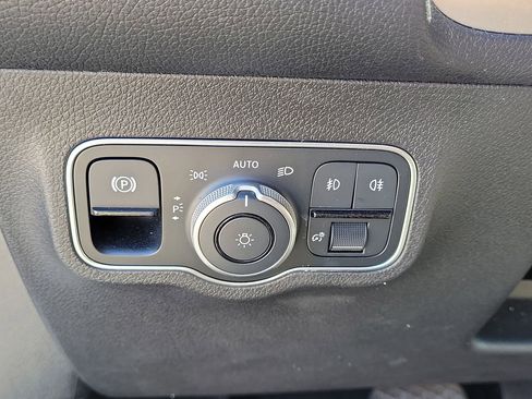 Certified 2022 Mercedes-Benz GLB 250 image 23