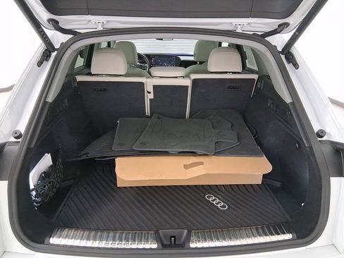 Certified 2025 Audi Q5 Premium w/ Convenience Package image 28