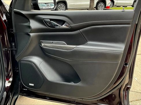 Used 2021 GMC Acadia SLT w/ Elevation Edition image 22