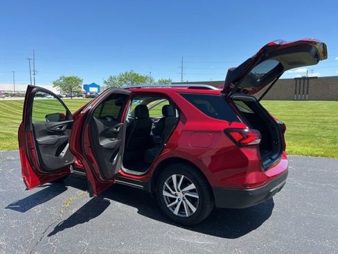 Used 2024 Chevrolet Equinox Premier FWD image 21