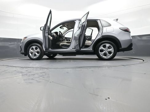 Certified 2023 Honda HR-V LX image 47