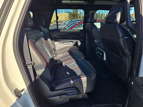 Used 2022 Ford Expedition Max Limited image 9