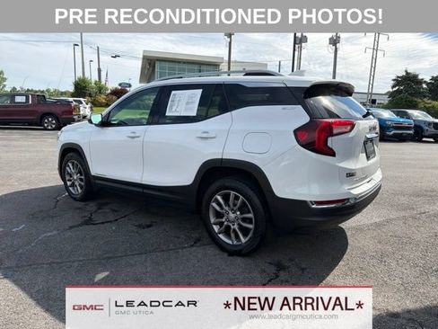 Used 2022 GMC Terrain SLT w/ LPO, Floor Liner Package AWD/4WD image 3