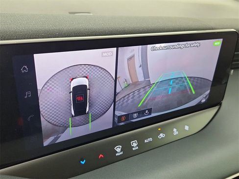 New 2026 Nissan Leaf image 17