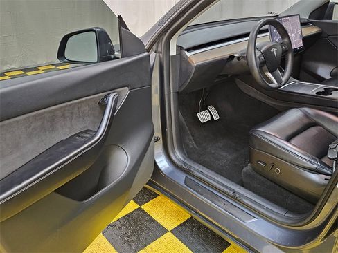 Used 2022 Tesla Model Y Performance image 20