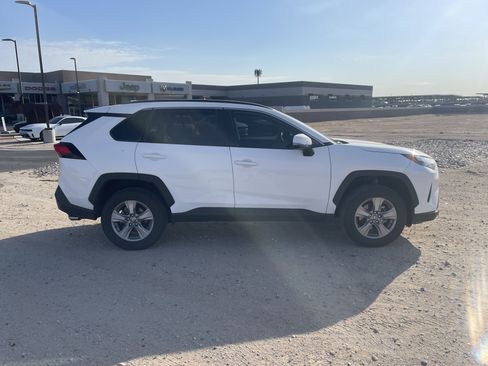 Used 2025 Toyota RAV4 XLE w/ Convenience Package FWD image 6