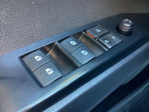 Used 2018 Toyota Camry LE w/ Convenience Package image 19