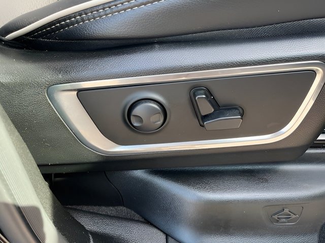 Used 2025 RAM 1500 Laramie AWD/4WD image 34