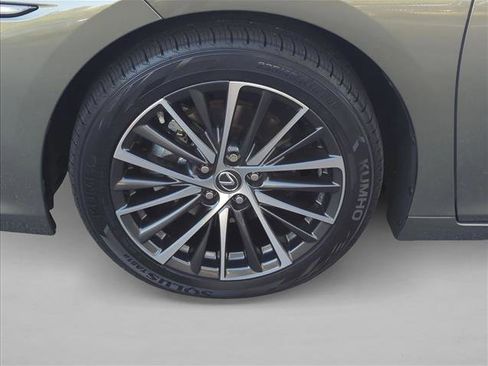 Used 2024 Lexus ES 350 w/ Premium Package image 25