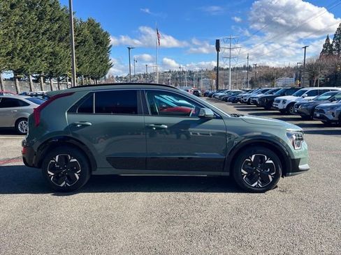 Used 2025 Kia Niro Wind w/ Wind Preserve Package image 6