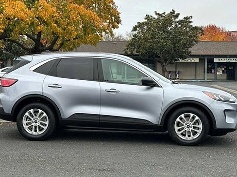 Used 2022 Ford Escape SE image 7