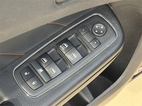 Used 2017 Dodge Charger R/T image 17