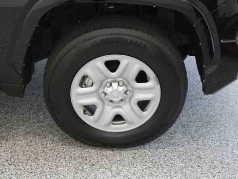 Used 2023 Toyota Tundra SR w/ SR Tow Package RWD image 5