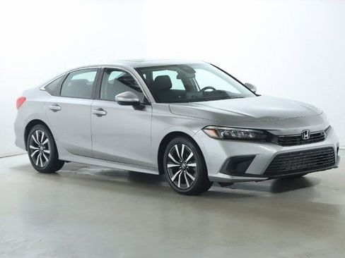 Used 2023 Honda Civic EX image 9