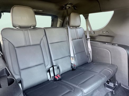 Used 2021 Chevrolet Suburban RST w/ Luxury Package image 30