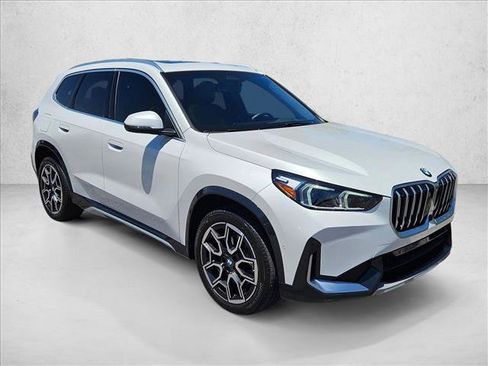 Used 2026 BMW X1 xDrive28i w/ Technology Package AWD/4WD image 3