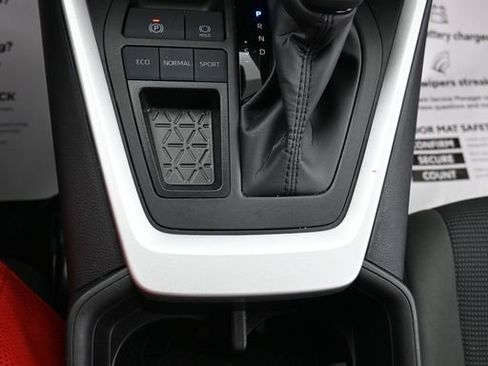 Used 2024 Toyota RAV4 LE FWD image 20