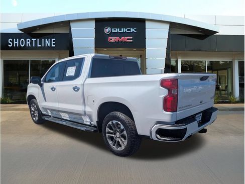 Used 2023 Chevrolet Silverado 1500 High Country AWD/4WD image 5