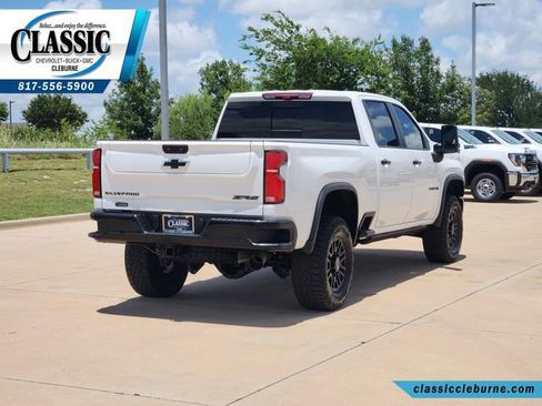 Used 2025 Chevrolet Silverado 2500 ZR2 w/ Technology Package AWD/4WD image 10
