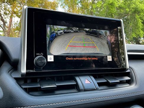 Used 2025 Toyota RAV4 XLE image 25