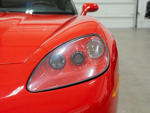 Used 2007 Chevrolet Corvette Coupe image 12