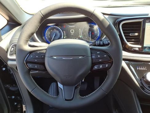 New 2027 Chrysler Pacifica Limited w/ S Appearance Package FWD image 19