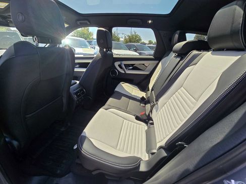 New 2023 Land Rover Discovery Sport SE R-Dynamic image 21