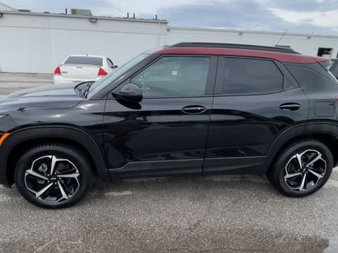 Used 2023 Chevrolet TrailBlazer RS w/ Sun and Liftgate Package AWD/4WD image 7