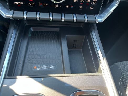 Used 2025 GMC Acadia Elevation image 28