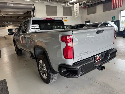 Used 2024 Chevrolet Silverado 2500 Custom w/ Custom Value Package image 7