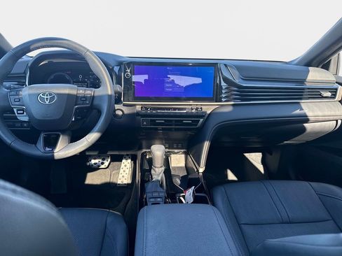 Used 2025 Toyota Camry XSE image 12