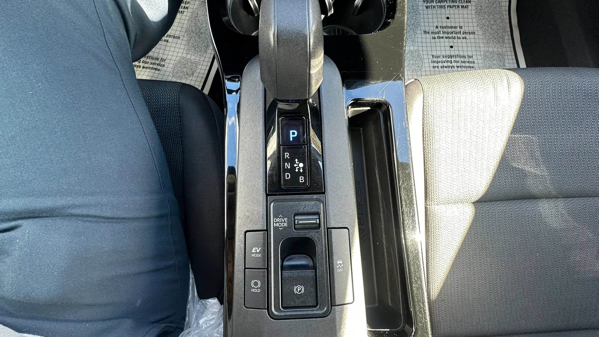 Used 2023 Toyota Prius LE FWD image 17