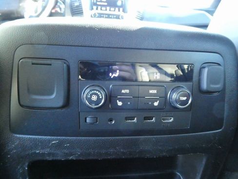 Used 2019 Chevrolet Suburban Premier image 22