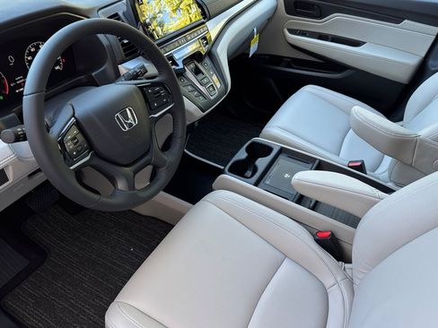 New 2026 Honda Odyssey EX-L image 4