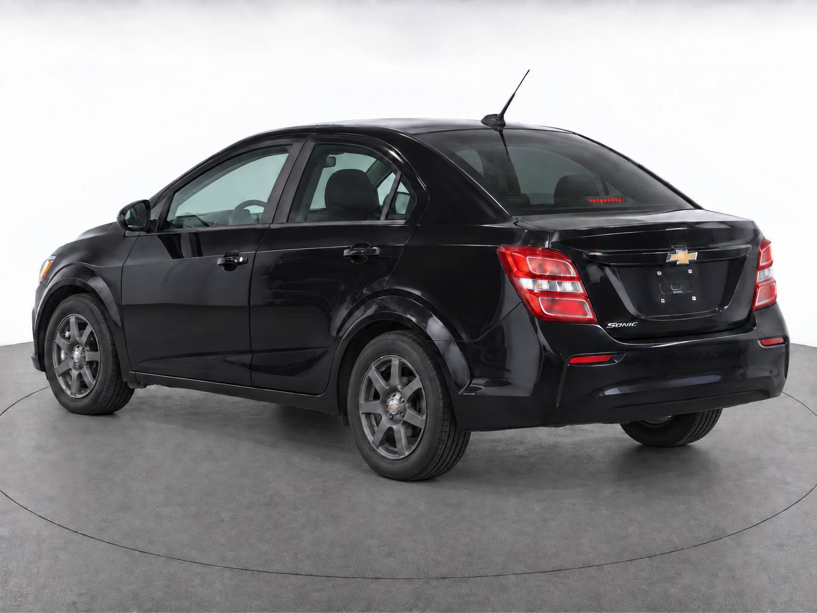 Used 2018 Chevrolet Sonic LS FWD image 3