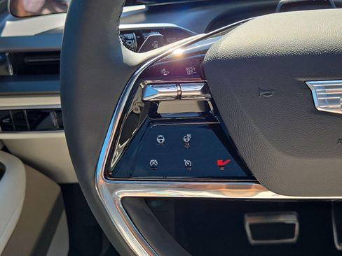 New 2026 Cadillac Vistiq Sport w/ LPO, Floor Liner Package image 21