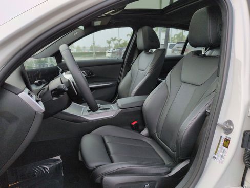 Used 2025 BMW 330i 330i w/ M Sport Package image 16