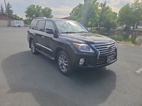 Used 2014 Lexus LX 570 4WD image 30