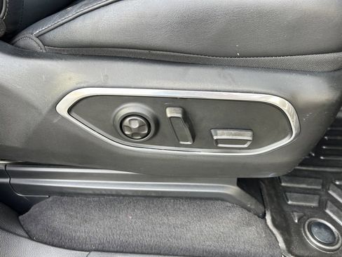 Used 2022 Jeep Wagoneer Series III w/ Premium Group I image 56