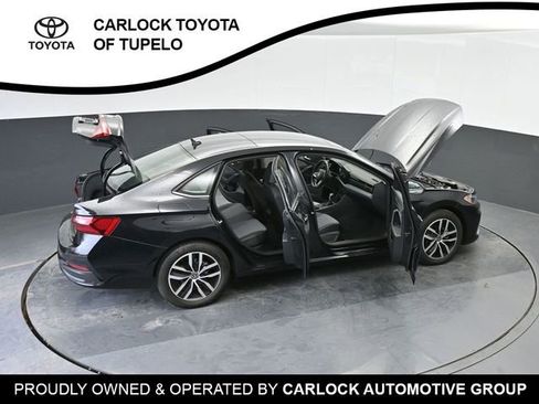 Used 2025 Volkswagen Jetta SE w/ Sunroof Package image 46