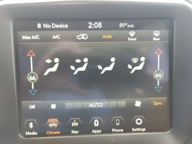 Used 2023 Jeep Renegade Altitude w/ Sun/Sound Group AWD/4WD image 39