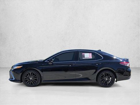 Used 2023 Toyota Camry XLE FWD image 9