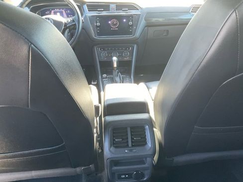 Used 2021 Volkswagen Tiguan SEL Premium R-Line image 28